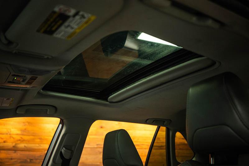 Used 2019 Toyota RAV4 Limited w/ Carpet Mat Package FWD image 25