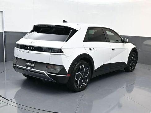 Certified 2024 Hyundai Ioniq 5 SEL image 3
