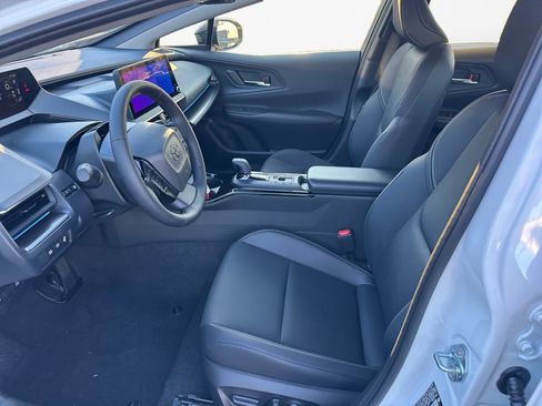 Used 2026 Toyota Prius Plug-In Hybrid FWD image 11