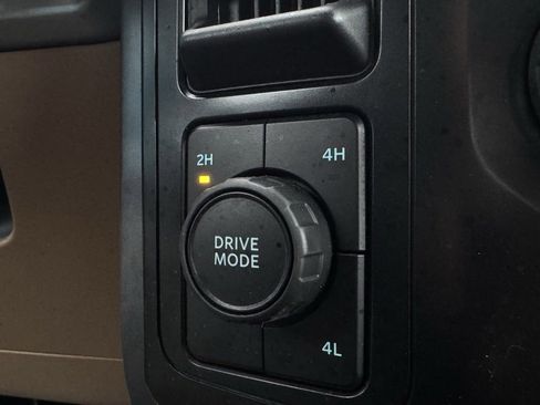 Used 2023 Ford F150 XLT image 25