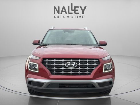 Used 2023 Hyundai Venue Limited w/ Cargo Package image 9