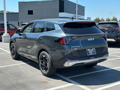 New 2026 Kia Sportage EX FWD image 4