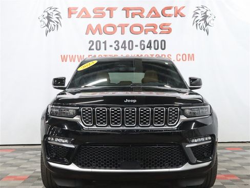 Used 2023 Jeep Grand Cherokee Summit AWD/4WD image 2