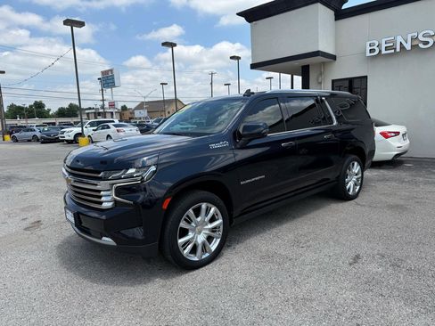 Used 2021 Chevrolet Suburban High Country w/ Premium Package AWD/4WD image 2