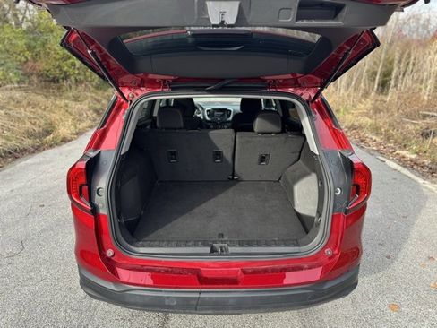 Used 2024 GMC Terrain SLE image 14