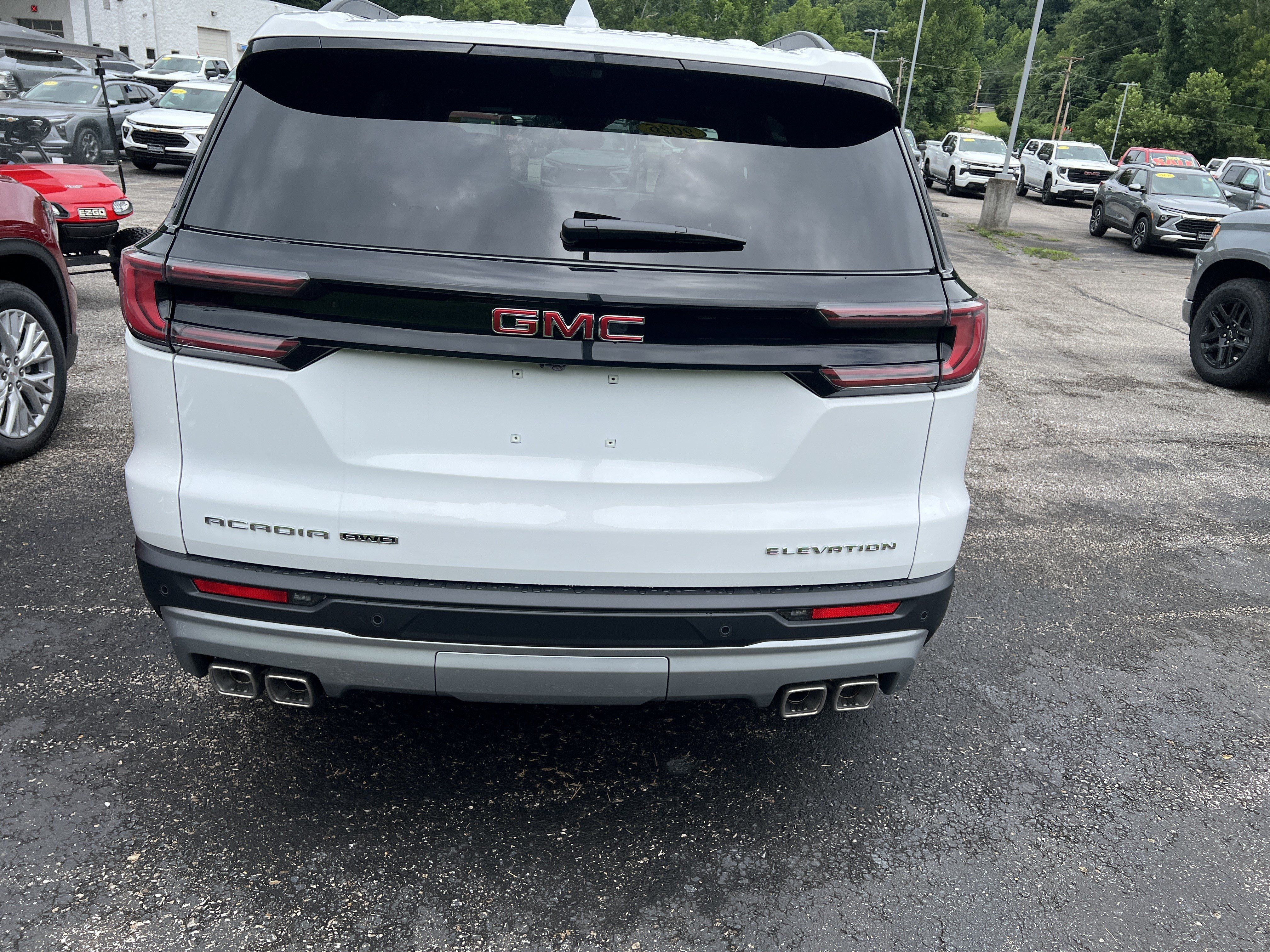New 2026 GMC Acadia Elevation w/ Elevation Premium Package AWD/4WD image 4