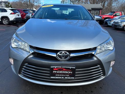 Used 2016 Toyota Camry XLE image 3