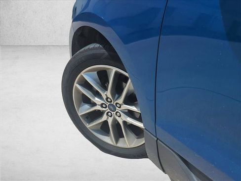 Used 2018 Ford Edge Titanium w/ Equipment Group 301A FWD image 10