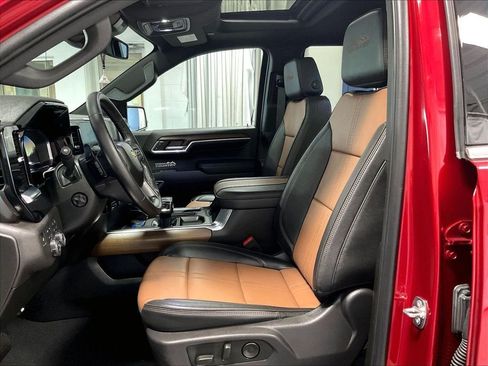 Used 2024 Chevrolet Silverado 1500 High Country w/ High Country Premium Package AWD/4WD image 10