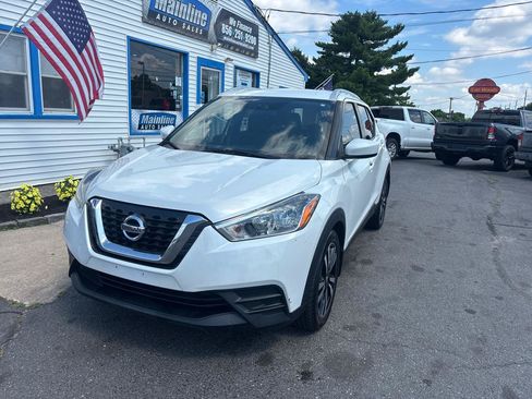 Used 2018 Nissan Kicks SV FWD image 9