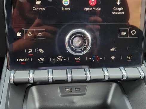 Used 2025 GMC Terrain Elevation AWD/4WD image 15