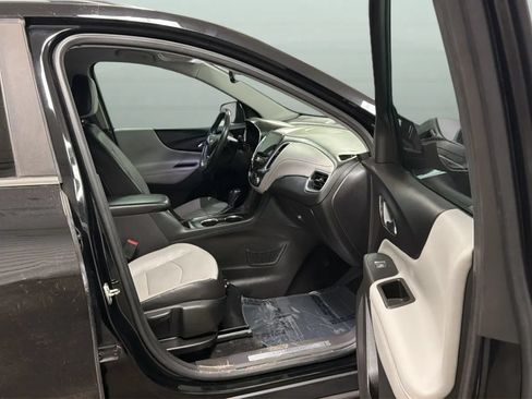 Used 2018 Chevrolet Equinox Premier FWD image 22