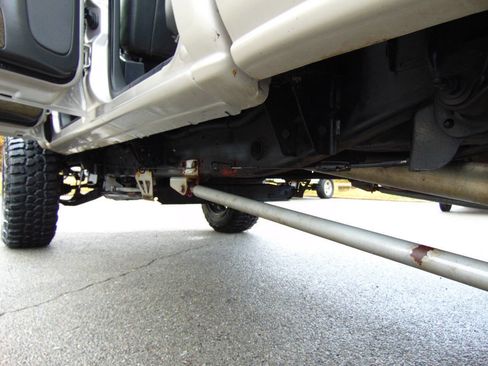 Used 2004 Chevrolet Silverado 2500 LT w/ Heavy-Duty Power Package image 57