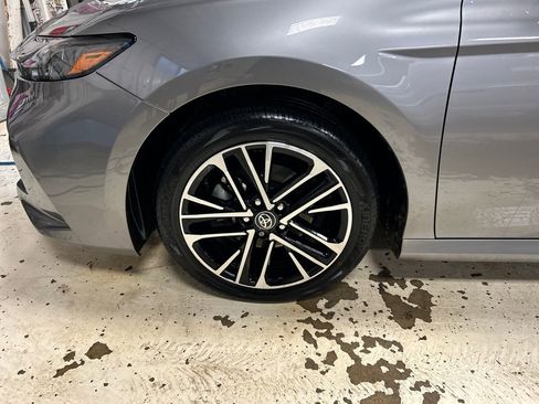 Used 2025 Toyota Camry XLE w/ Premium Plus Package image 11