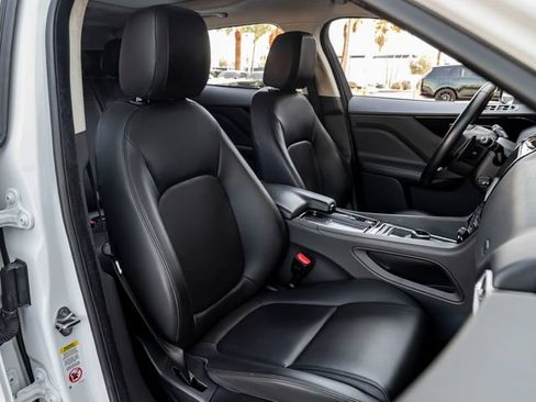 Used 2019 Jaguar F-PACE Premium AWD/4WD image 28