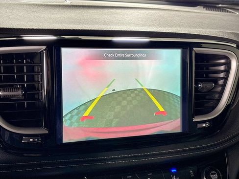 New 2026 Chrysler Pacifica Select AWD/4WD image 16