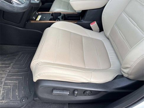 Used 2020 Honda CR-V Touring image 16