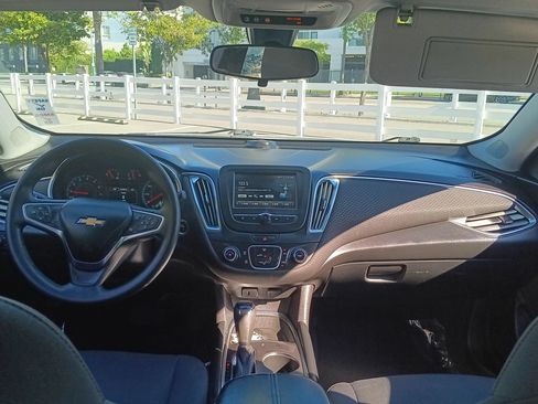Used 2018 Chevrolet Malibu LT FWD image 13