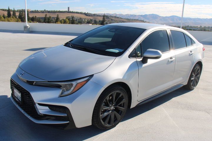 Used 2025 Toyota Corolla SE FWD image 6