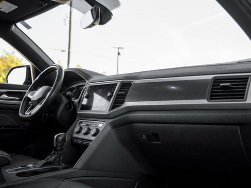 Used 2021 Volkswagen Atlas Cross Sport SE image 47