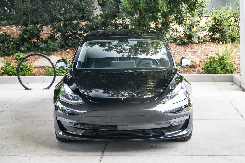 Used 2023 Tesla Model 3 Standard Range RWD image 2