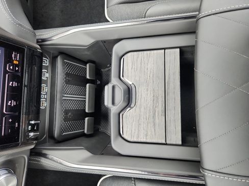 New 2025 RAM 1500 Limited image 15