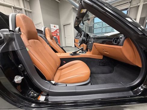 Used 2007 MAZDA MX-5 Miata Grand Touring image 37