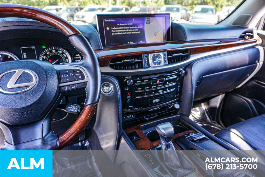 Used 2019 Lexus LX 570 4WD w/ Luxury Package image 34