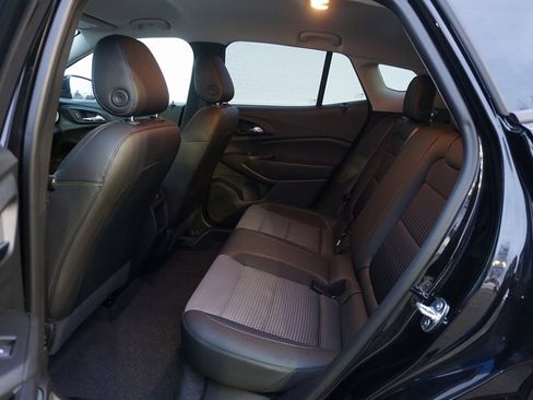 Certified 2024 Chevrolet Trax LT w/ LT Convenience Package image 11