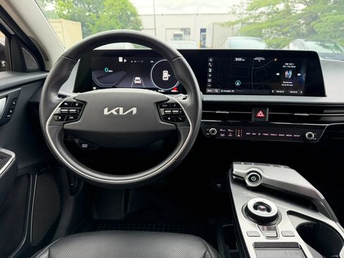 Used 2022 Kia EV6 Wind RWD image 12