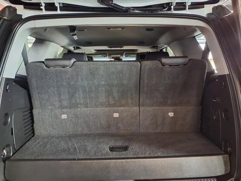 Used 2018 GMC Yukon SLT w/ Premium Edition AWD/4WD image 6