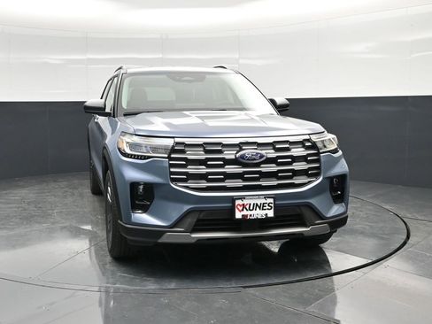 New 2026 Ford Explorer Active w/ Active Comfort Package image 4