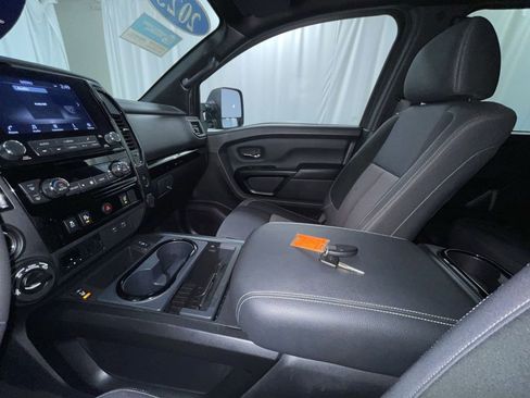 Used 2023 Nissan Titan SV w/ SV Convenience Package image 10