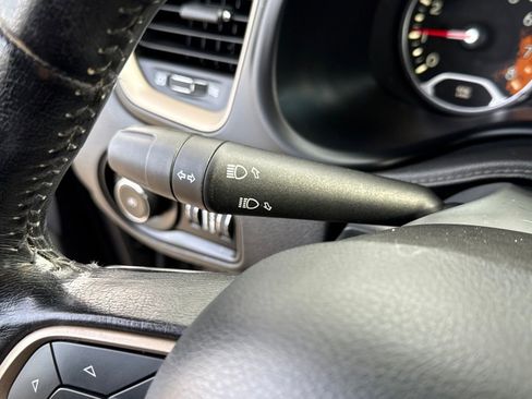 Used 2016 Jeep Renegade Latitude image 21