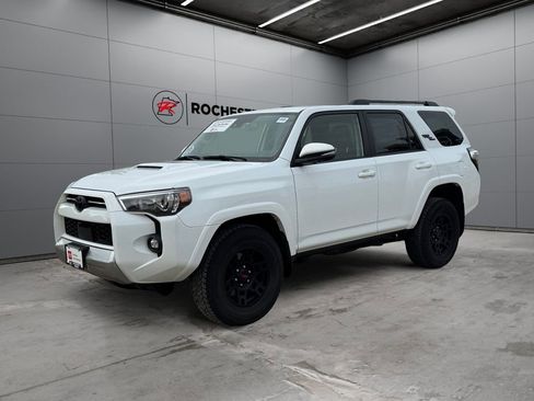 Used 2024 Toyota 4Runner TRD Off-Road Premium w/ Off Road Premium Plus Package AWD/4WD image 7