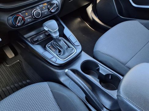 Used 2023 Kia Soul LX image 16