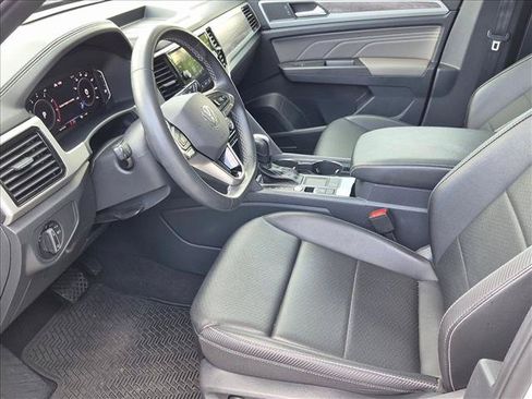 Used 2022 Volkswagen Atlas Cross Sport SE FWD image 12