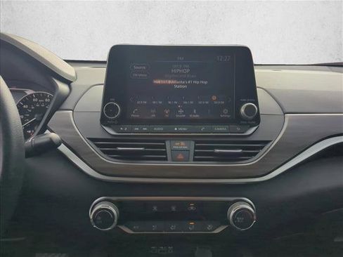 Used 2024 Nissan Altima 2.5 SV image 14