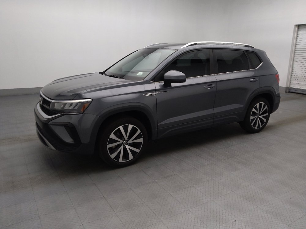 Used 2022 Volkswagen Taos SE FWD image 2