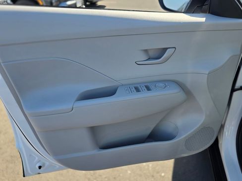 Certified 2025 Hyundai Kona SEL FWD image 20
