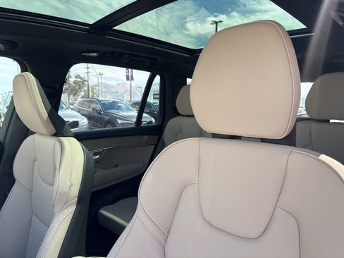 New 2026 Volvo XC90 B6 Plus w/ Protection Package Premier image 16