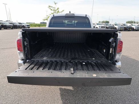 Used 2023 Toyota Tacoma TRD Off-Road AWD/4WD image 15