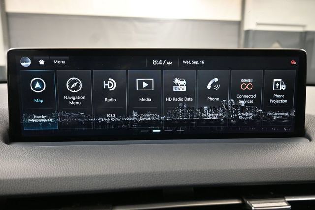Used 2025 Genesis GV70 3.5T Sport AWD/4WD image 33