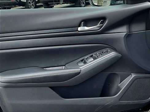 Used 2025 Nissan Altima 2.5 SV w/ SV Special Edition Package image 9