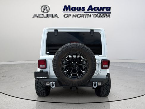 Used 2022 Jeep Wrangler Unlimited Sahara AWD/4WD image 9