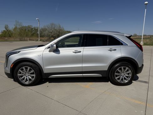 Used 2021 Cadillac XT4 Premium Luxury AWD/4WD image 2