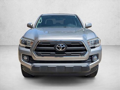 Used 2017 Toyota Tacoma SR5 w/ Tow Package RWD image 2
