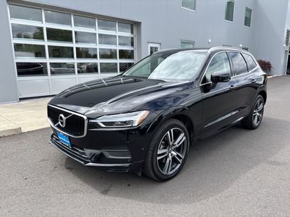Used 2018 Volvo XC60 T5 Momentum w/ Convenience Package