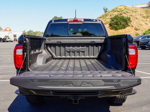 New 2026 GMC Canyon AT4 AWD/4WD image 9