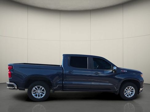 Used 2022 Chevrolet Silverado 1500 LT AWD/4WD image 10